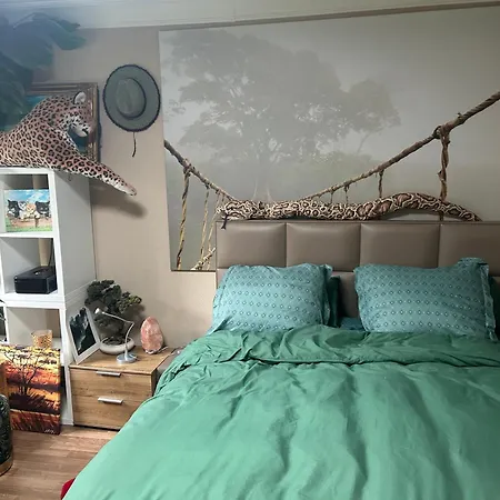 Jungle Magic Near Atomium , Heyzel Stadium Bed & Breakfast *