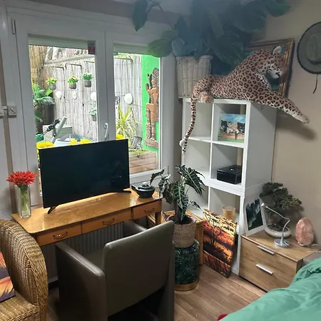 Bed & Breakfast Jungle Magic Near Atomium , Heyzel Stadium *