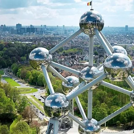 Bed & Breakfast Jungle Magic Near Atomium , Heyzel Stadium
