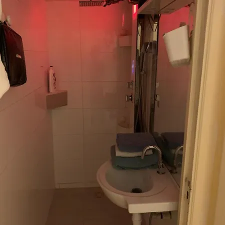 Bed & Breakfast Jungle Magic Near Atomium , Heyzel Stadium Strombeek-Bever